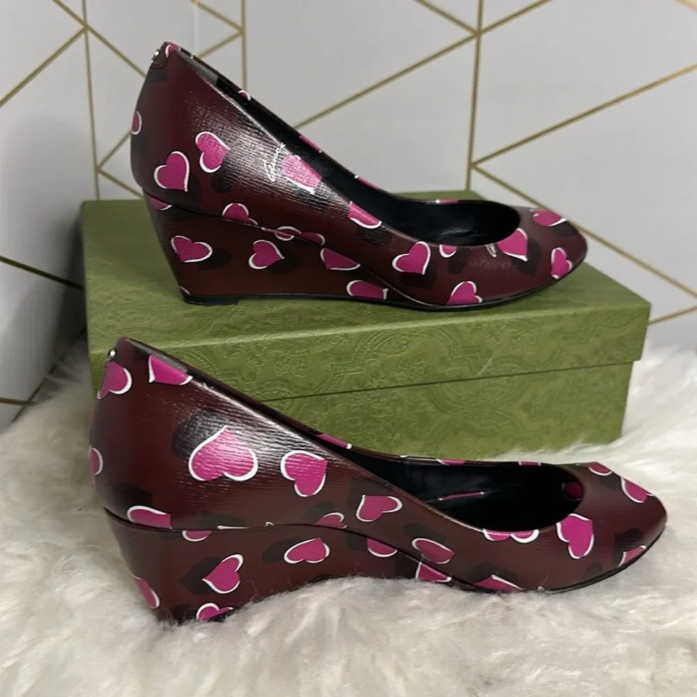 💯Authentic Gucci Heart Print Wedge Heels with Open Toes🍀
